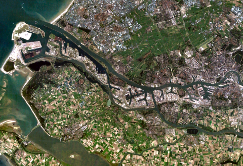 Satellite_image_of_Europoort,_Netherlands